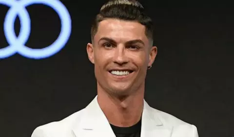 Cristiano Ronaldo a publicat o fotografie de colecție cu familia sa