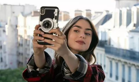 Fanii serialului "Emily in Paris" au primit vestea pe care o așteptau cu nerăbdare
