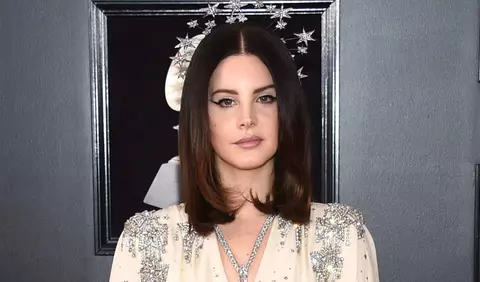 Lana Del Rey s-a logodit, relatează presa internațională