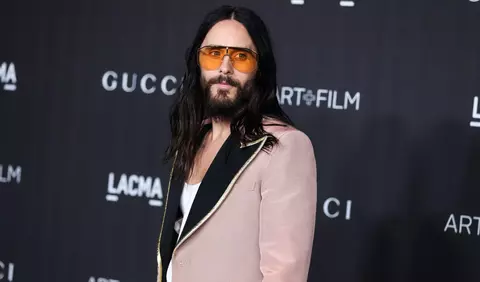 Actorul Jared Leto, de nerecunoscut pe platourile de filmare de la House of Gucci
