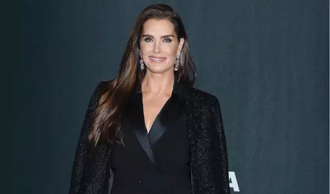 Brooke Shields a pozat nud și a transmis un mesaj important