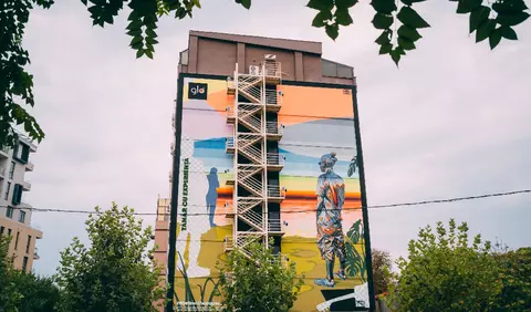 (P) Culoare și mesaj în București: două noi picturi murale din seria #glorebelswithacause se alătură galeriei urbane Eco Graffiti