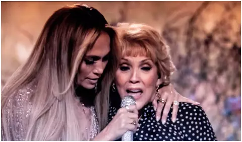 Mama lui Jennifer Lopez joacă într-o reclamă alături de Ben Affleck