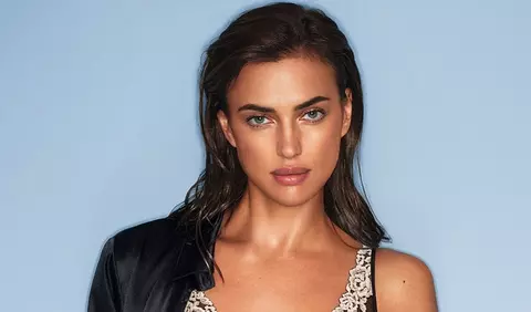 Irina Shayk a impresionat la New York Fashion Week cu un nou look