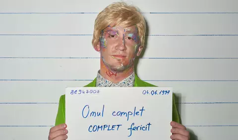 VITRINE Imposibile, o instalație performativă de văzut pe 23 și 24 octombrie în București