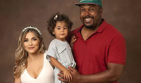 Cum arată bradul de Crăciun al familiei Cabral & Andreea Ibacka. Micuța Namiko se implică în pregătirile pentru sărbători