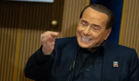 Silvio Berlusconi, „nuntă simbolică” cu iubita mai tânără cu 53 de ani decât el