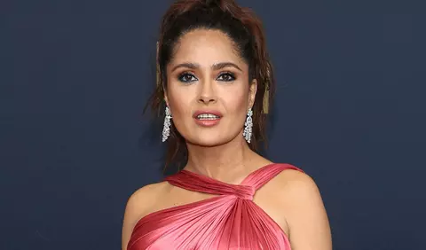 Salma Hayek, apariție spectaculoasă alături de familia sa la Săptămâna Modei de la Paris