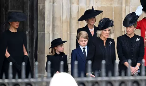 VIDEO Prințesa Charlotte, moment adorabil la funerariile Reginei. Ce i-a spus fratelui ei, Prințul George