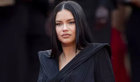 Adriana Lima a devenit mamă pentru a treia oară. Modelul a născut un băiețel