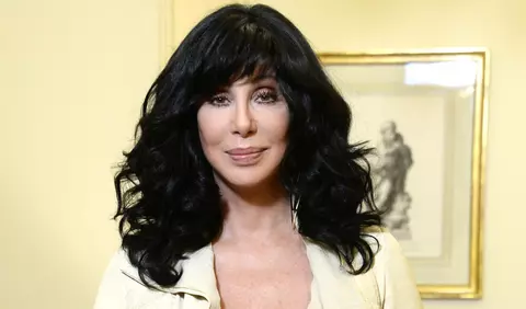 Cher, apariție spectaculoasă la Săptămâna Modei de la Paris