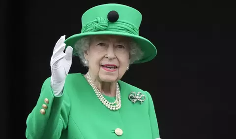 Regina Elisabeta a II-a ar putea fi înmormântată purtând doar două bijuterii speciale