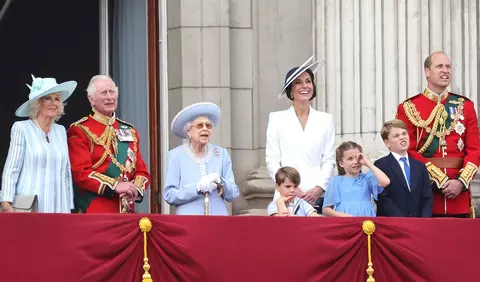 Cine îi va lua locul Reginei Elisabeta a II-a la conducerea Marii Britanii?