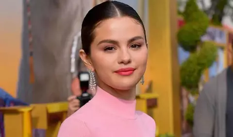 Selena Gomez, imagini inedite din vacanța cu Brooklyn Beckham și Nicola Peltz