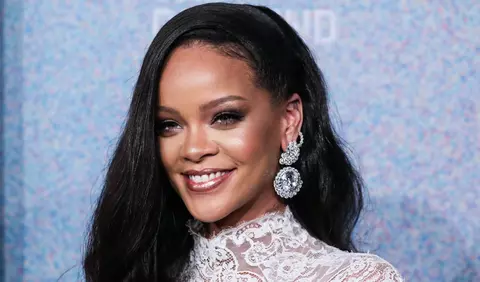 Rihanna este însărcinată cu al doilea copil! Cum s-a afișat artista în timpul show-ului de la Super Bowl 2023