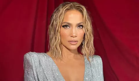 Jennifer Lopez, apariție spectaculoasă la lansarea noii sale colaborări de modă