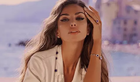 Mădălina Ghenea, apariție inedită într-un costum de baie roșu