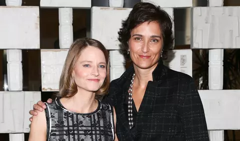 Jodie Foster, apariție rară alături de fiul său, Kit. Au fost surprinși alături de soția actriței, Alexandra Hedison