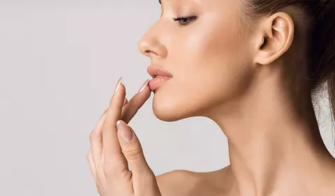5 mituri despre augmentarea buzelor cu acid hialuronic
