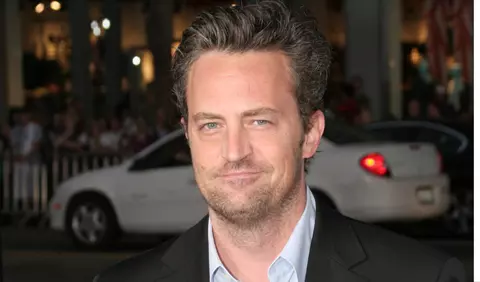 Detaliul bizar observat la locul de veci al lui Matthew Perry, la scurt timp după înmormântare