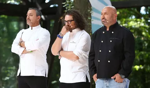 Cine ar fi cei 4 noi jurați Chefi la cuțițe, care îi înlocuiesc pe Florin Dumitrescu, Cătălin Scărlătescu și Sorin Bontea