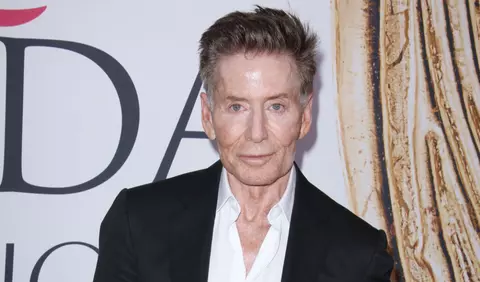 Calvin Klein, apariție rară alături de iubitul său, Kevin Baker, cu 46 de ani mai tânăr. Cum au fost surprinși cei doi