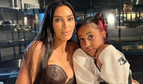 North West, fiica lui Kim Kardashian, a uimit după ce s-a afișat cu accesorii cu diamante pe dinți
