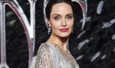 Angelina Jolie este blondă! Vezi schimbarea spectaculoasă de look a actriței