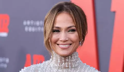 Jennifer Lopez, adevărul despre celebra rochie Versace din 2000. De ce artista a fost sfătuită să nu o poarte