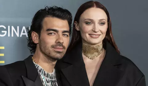 Joe Jonas, surprins în ipostaze tandre alături de noua sa iubită, după divorțul de Sophie Turner
