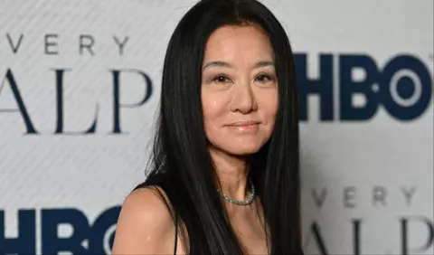 Vera Wang, petrecere fastuoasă de aniversarea sa de 75 de ani. Designerul a uimit cu două rochii îndrăznețe