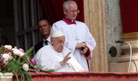 Vaticanul a publicat primele imagini cu trupul neînsuflețit al Papei Francisc, iar apartamentele papale au fost sigilate (VIDEO)