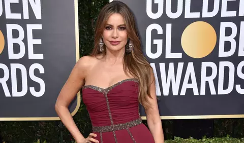 Sofia Vergara, surprinsă cu un bărbat misterios în fața hotelului Eden Roc din Cannes. Cum au fost văzuți cei doi