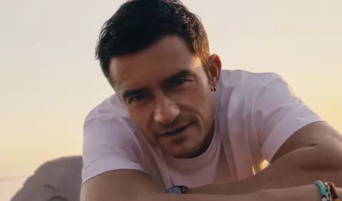 Orlando Bloom susține că experiențele din copilărie i-au schimbat modul în care își crește cei doi copii