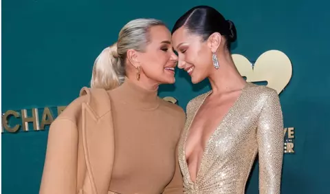 Yolanda Hadid descrie "neputința" de a-și vedea fiica, Bella, suferind din cauza bolii Lyme: "Vom continua să luptăm împreună"