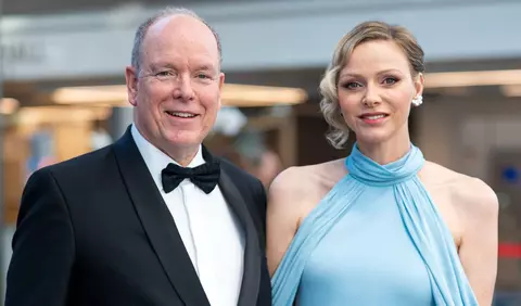 Prințesa Charlene de Monaco, apariție elegantă într-o rochie albă în valoare de 2.550 de lire sterline