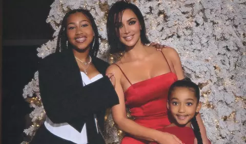 North West, fiica lui Kim Kardashian și a lui Kanye West, o nouă apariție excentrică. Cum s-a afișat adolescenta pe TikTok
