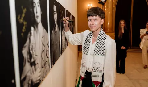 Anastaseu Ștefan, despre importanța artei incluzive: "Identitatea mea e politică și vizibilitatea ei e un statement"