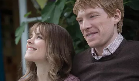 Aveți copii, mulți ani împreună sau timp puțin? De ce este esențial să ieșiți la întâlnire în fiecare săptămână