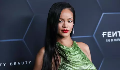Rihanna, reacție hilară la o fotografie "nefericită" cu ea, care a devenit virală pe rețelele sociale