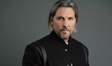 Câți bani ar primi Adi Vasile lunar pentru a prezenta emisiunea Survivor la Antena 1