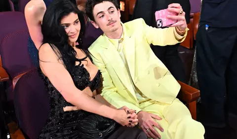 Timothée Chalamet și Kylie Jenner au atras toate privirile în ținute asortate pe red carpet