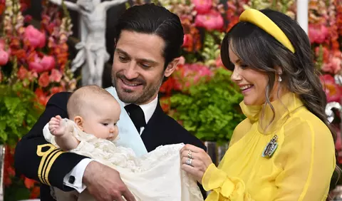 Prințul Carl Philip al Suediei și soția sa, Prințesa Sofia, imagine adorabilă cu fiica lor, Prințesa Ines