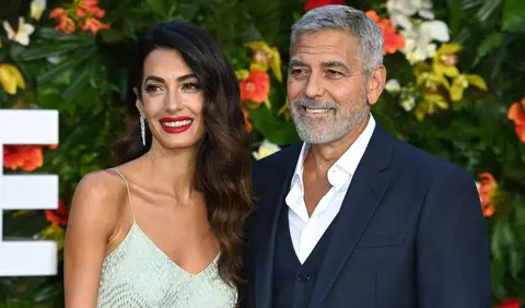 Amal Clooney strălucește într-o rochie Alexander McQueen pe care Cameron Diaz a purtat-o acum aproape 20 de ani. Cum arată ținuta estimată la peste 100.000 de euro