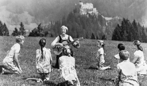 Julie Andrews, prima apariție în trei ani. Cum arată acum iconica actriță în vârstă de 90 de ani?