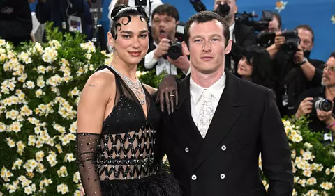 Dua Lipa, criticată pentru un detaliu al ținutei de la cununia civilă cu Callum Turner. Ce au observat fanii în fotografii