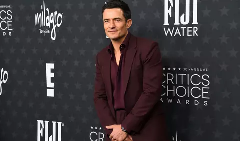Orlando Bloom, surprins în ipostaze tandre cu partenera sa, Luisa Laemmel. Cei doi sunt în vacanță în Italia