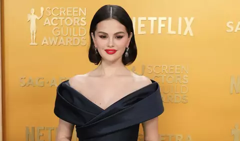 Selena Gomez, apariție spectaculoasă la cina organizată înaintea nunții lui Taylor Swift. Artista a purtat diamante în valoare de 40.000 de dolari