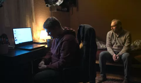 Adrian Văncică a câștigat premiul pentru cel mai bun actor pentru rolul principal din  "Nu e locul tău aici", la Festivalul Internațional de Film de la Sarajevo