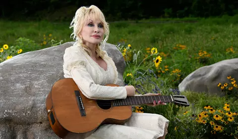 Dolly Parton a luptat în secret cu cancerul, înainte de decesul său la 80 de ani. Ce rugăminte emoționantă a adresat familia ei fanilor
